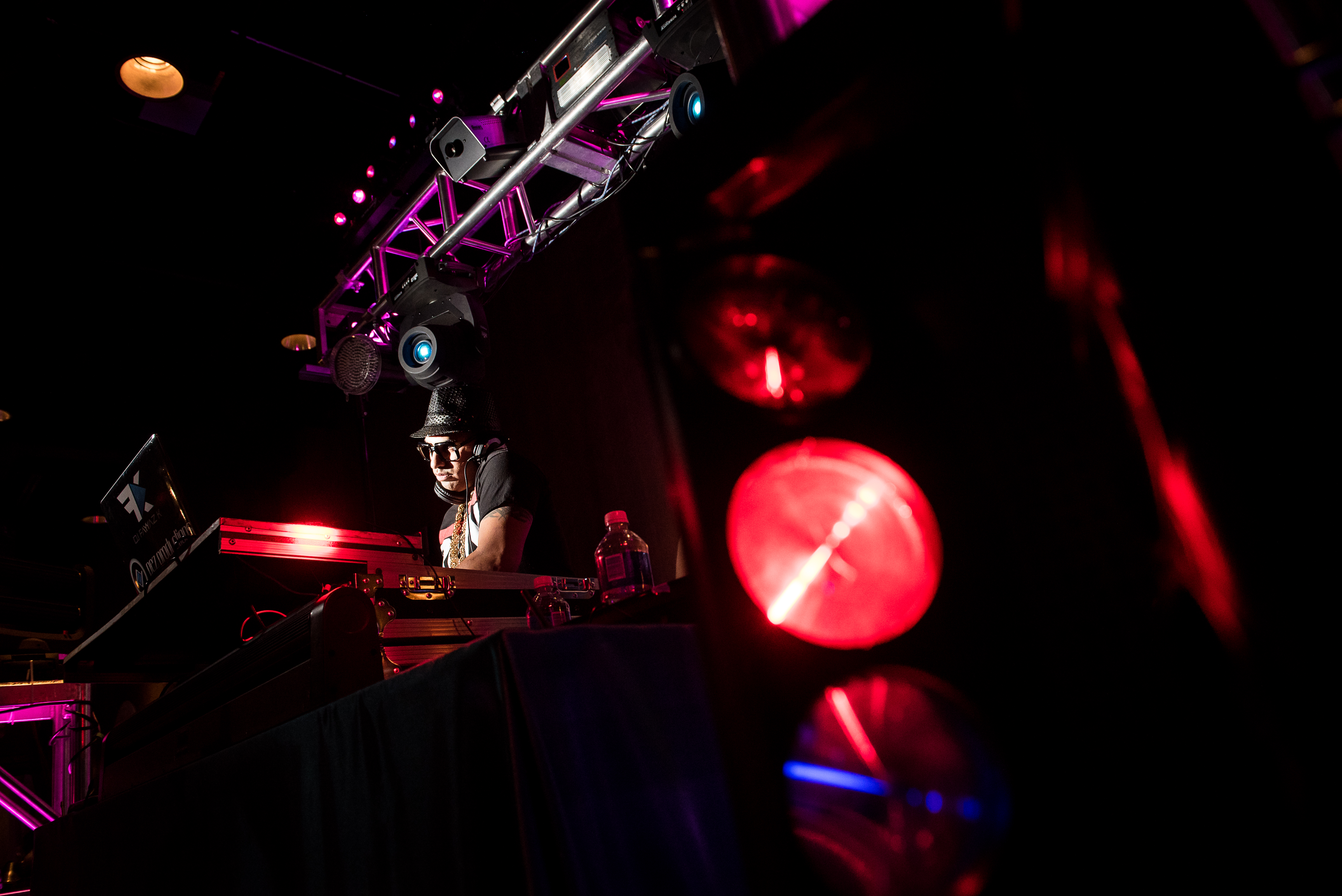 Dramatic Upstage Lighting